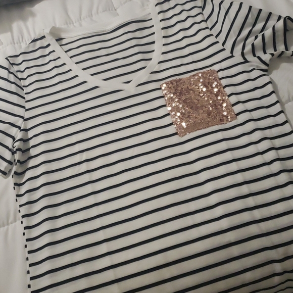 🌼New Boutique striped top - Picture 4 of 5